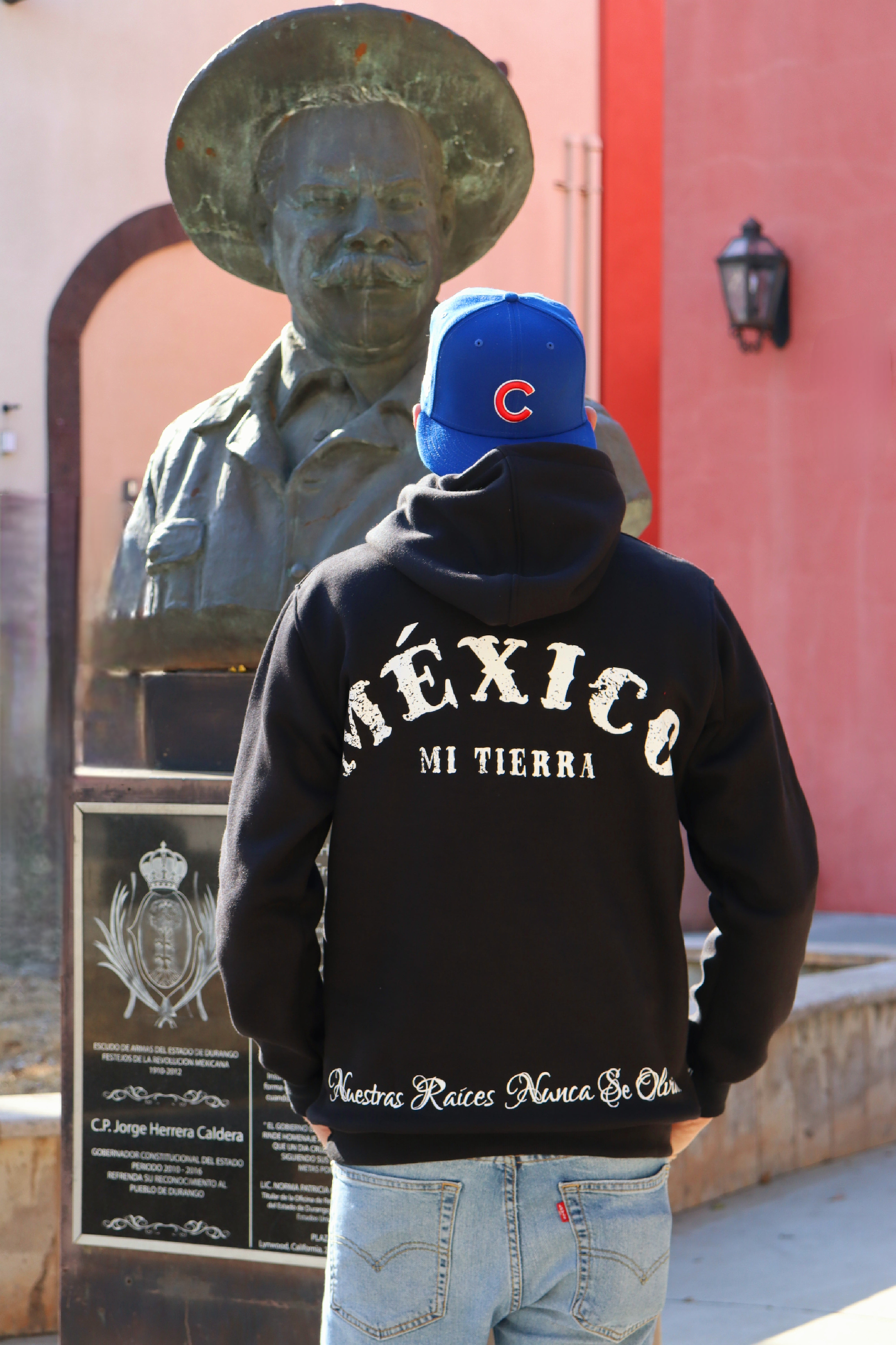 MEXERACION HOODIE IN BLACK