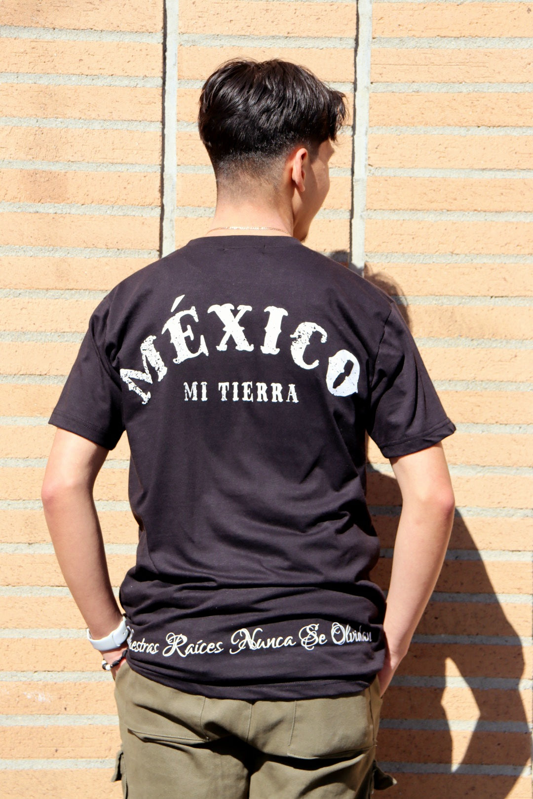 MI TIERRA TEE IN BLACK